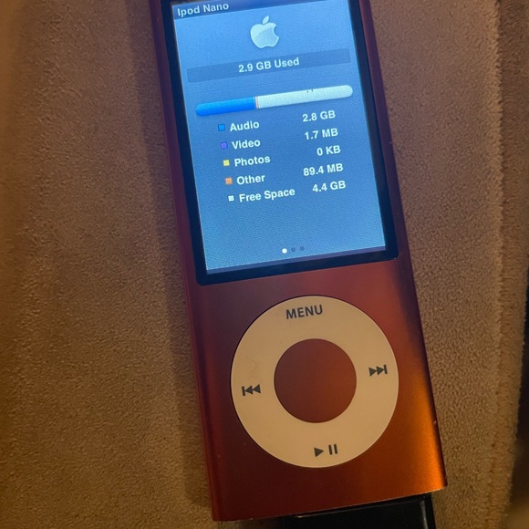 Apple iPod Nano in Bold Orange - Picture 1 of 3